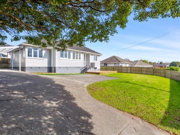 Freshly Renovated, Family Ready 4 Bedroom Home