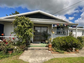 Image 1 of 7