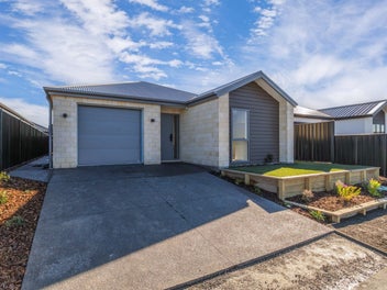 Modern family living - move-in ready