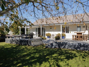 Family retreat with stunning rural views
