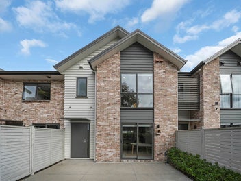 Modern, Bright & Spacious; Facing Reserve!