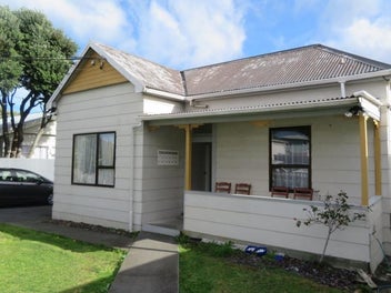 Image 1 of 7