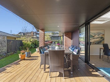 CONTEMPORARY COMFORT ON CITY FRINGE