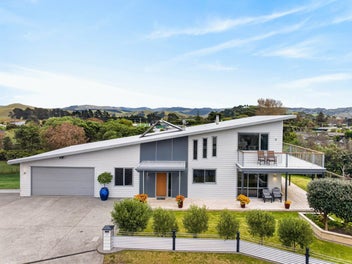 Coastal Calm, Contemporary Style