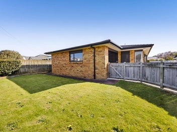 Brick Townhouse close to town centre
