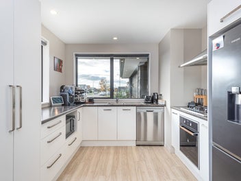 Modern Living In Milns Park