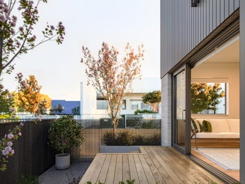 Invest Wisely – Live Beautifully – 2 bedrooms CBD