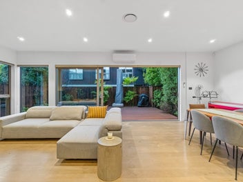Effortless living with space, sun and style