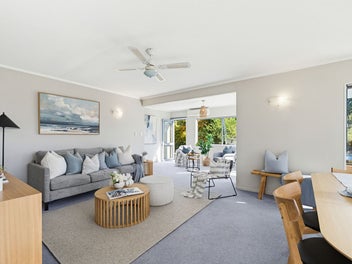 Private, Peaceful & Just Moments from the Lake