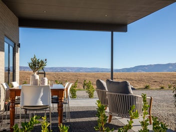 Stylish Country Living with Room to Grow!