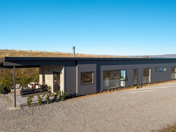 Stylish Country Living with Room to Grow!