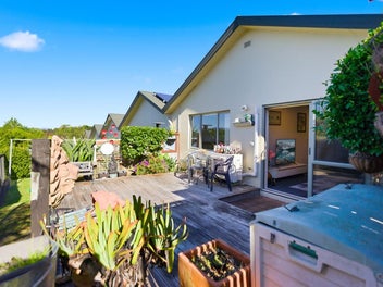 Private & Peaceful With Panoramic Views