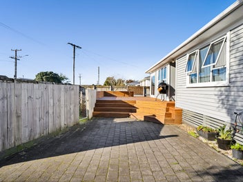 12 Karaka Street