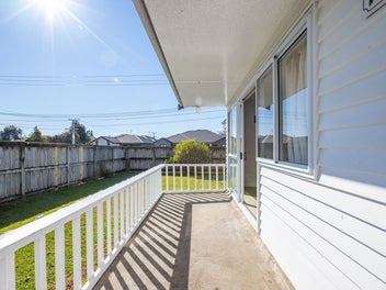 Price Adjusted! Tidy Home on a Private Section