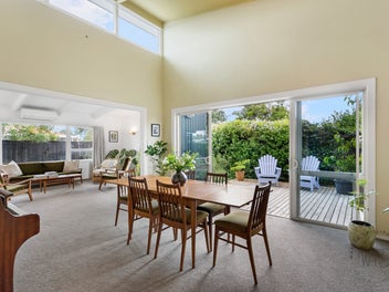 Private Spacious Retreat on 976m2