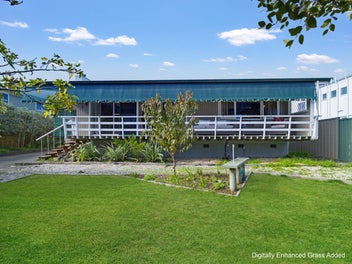Relaxed Coastal Living on Te Awa Avenue
