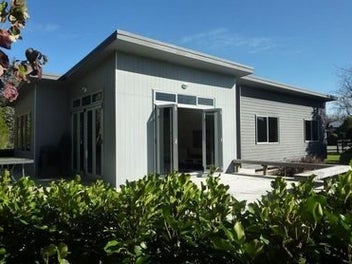 Image 1 of 7