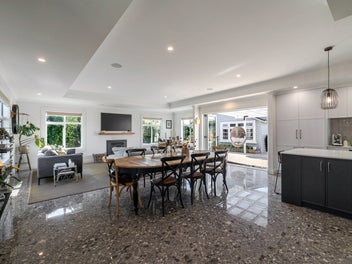 LIFESTYLE LIVING WITH CITY CONVENIENCE