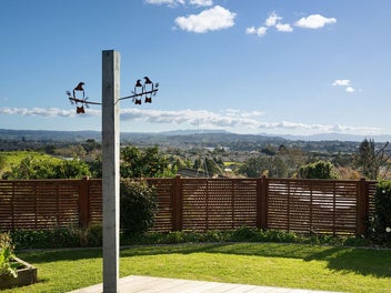Effortless Living with Kaimai Views