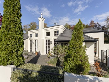 Spacious Living in a Private Richmond Setting