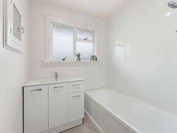 Spacious, Sunny & Ready for Your Personal Touch!