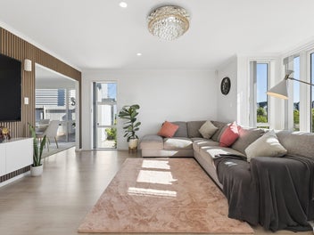 Modern Family Living in the Heart of Takanini