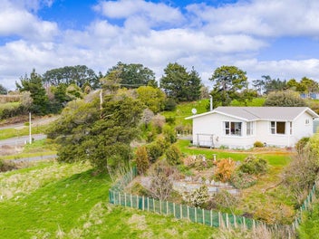 Stunning views and rural lifestyle appeal