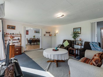 YOUR FREEHOLD GARDEN SANCTUARY
