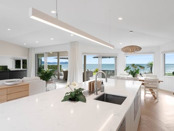 Spectacular Matarangi Beachfront