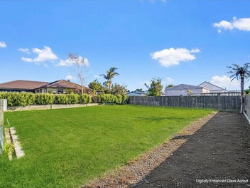 Freehold. Close to Town. Big Opportunity!