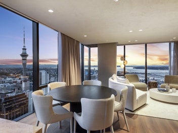 Elevated Luxury Above Auckland’s Skyline