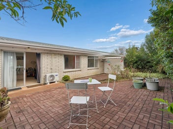 Solid Brick, Sunny Aspect