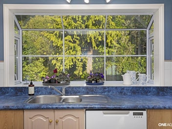 Sun, Space & Serenity in Sought-After Tawa