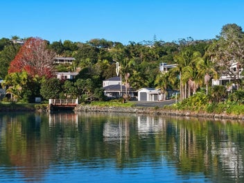 Front Row Mill Bay - A Boaty’s Paradise
