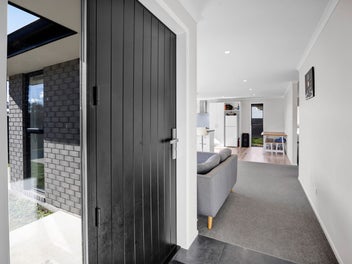 MODERN + INVESTMENT PROPERTY