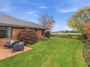 ON THE PARK, RARE PARKSIDE OPPORTUNITY