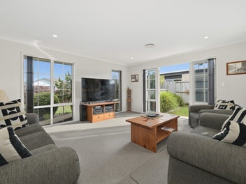 Modern Comfort, Space & Easy Living in The Lakes