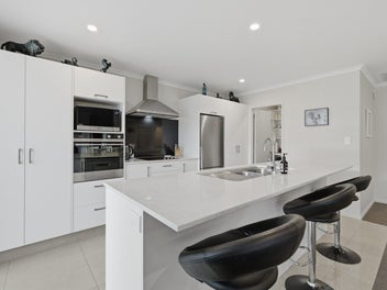 Modern Comfort, Space & Easy Living in The Lakes