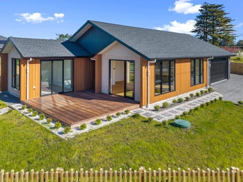 NEW Riverhead Home & Income