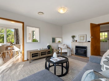 The Classic Kiwi Home: Sun, Space & Character!