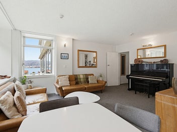 BAY LIFESTYLE WITH GARAGE