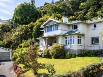 Houlker Residence