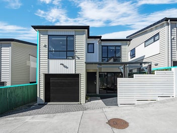 Goodbye NZ, Hello Urgent Sale