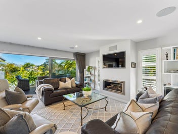 Modern Coastal Sanctuary