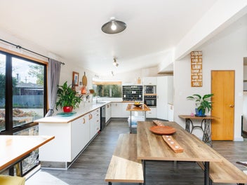 Hop into Bunnythorpe living!