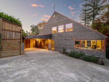 Cedar Charm with Multiple Living Areas