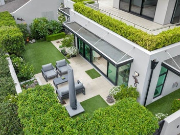 Garden Apartment Splendour