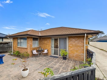 Sunny, Smart, Stand Alone, Two Bed, Over 60's Unit