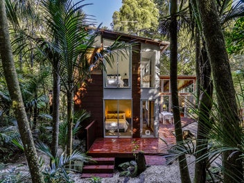 Modern architecture, native bush serenity