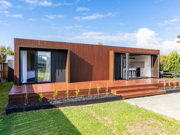 Clever coastal living with room to grow